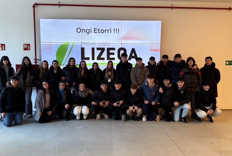 Industria mundua gertutik ezagutzen