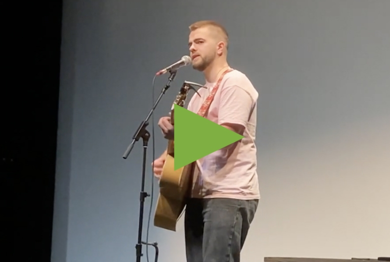 Euskaraz ari