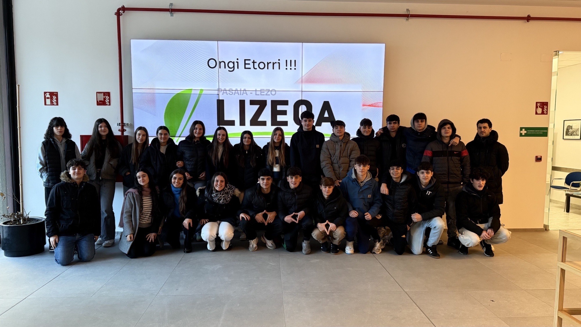 Industria mundua gertutik ezagutzen